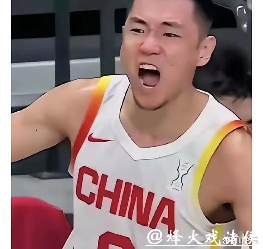 高诗岩把球迷气乐了!输2分扔三分,输3分给内线,这波操作该想明白点! 高诗岩把球迷气乐了!输2分扔三分,输3分给内线,这波操作该想明白点!